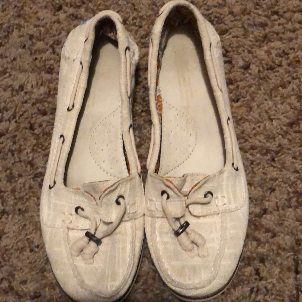 Toms boats flats beige 6.5